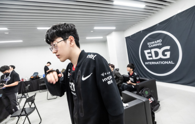 双方都进行 双方都进行