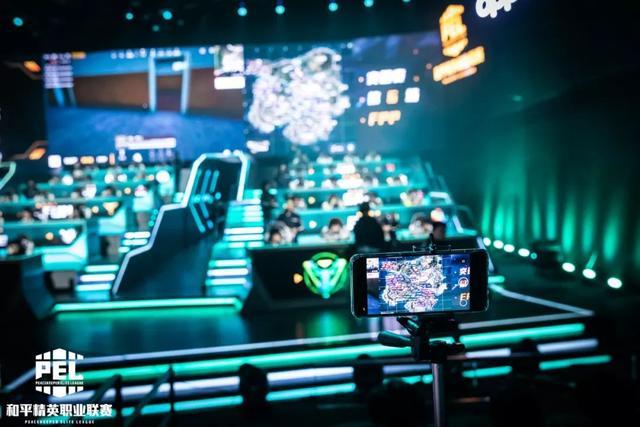 来自不同国 来自不同国